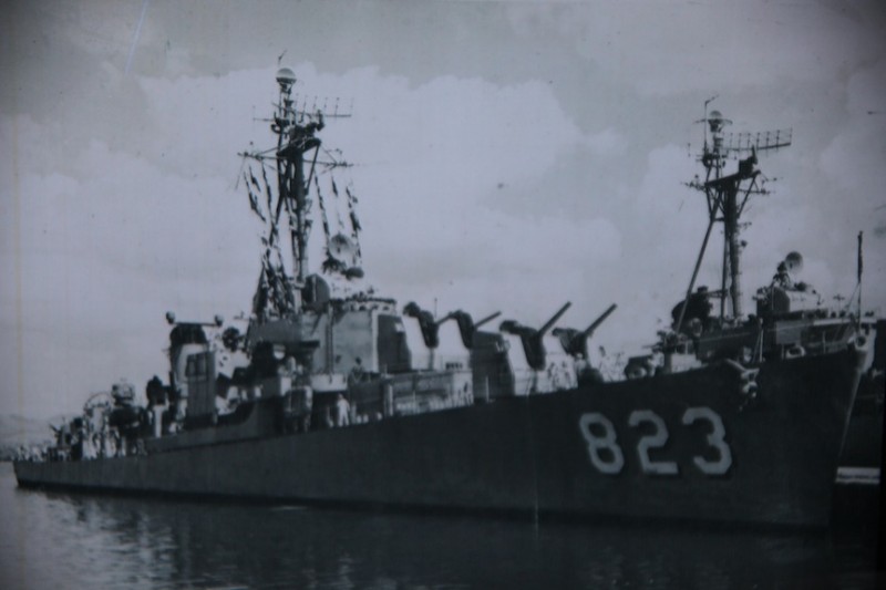 View » USS Samuel B Roberts DD-823